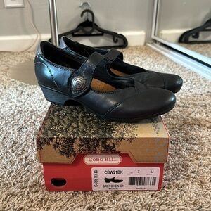 Cobb Hill By New Balance Gretchen Shoe In Black